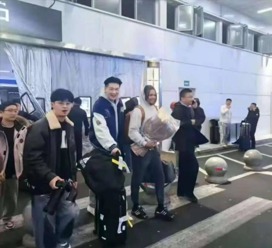 冠：重磅引援后五位置深度对比凯发K8国际版新疆与辽宁争(图7)